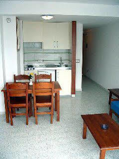 Strip Apartment *